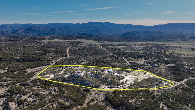 42475 La Brinia, Anza, CA 92539