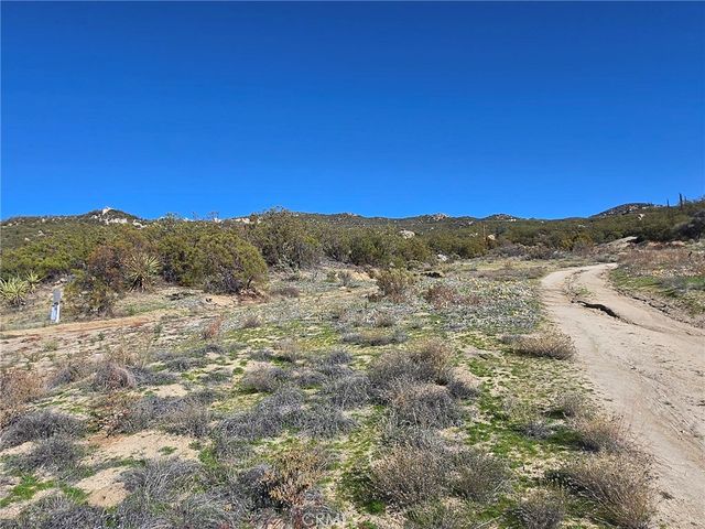 42475 La Brinia, Anza, CA 92539