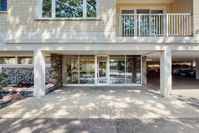 1535 Forest Avenue 301, River Forest, IL 60305