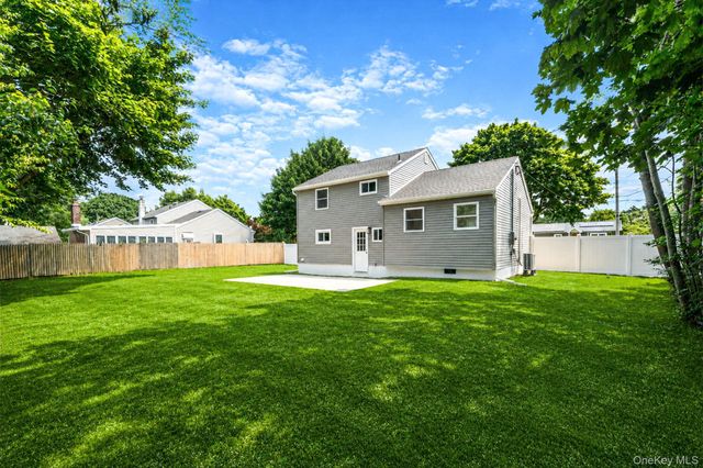 610 Americus Avenue, East Patchogue, NY 11772