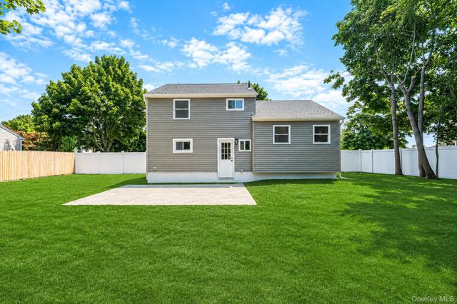 610 Americus Avenue, East Patchogue, NY 11772
