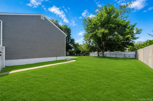 610 Americus Avenue, East Patchogue, NY 11772