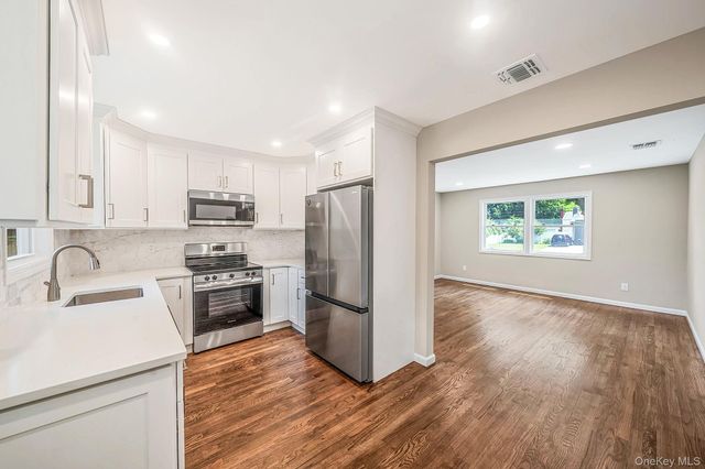 610 Americus Avenue, East Patchogue, NY 11772