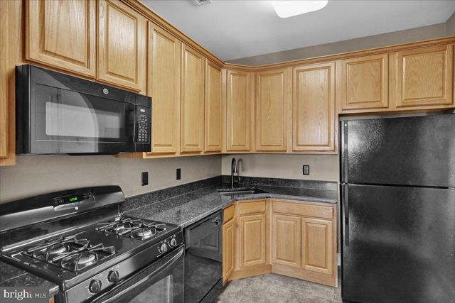 116 VILLAGE DR, Blandon, PA 19510