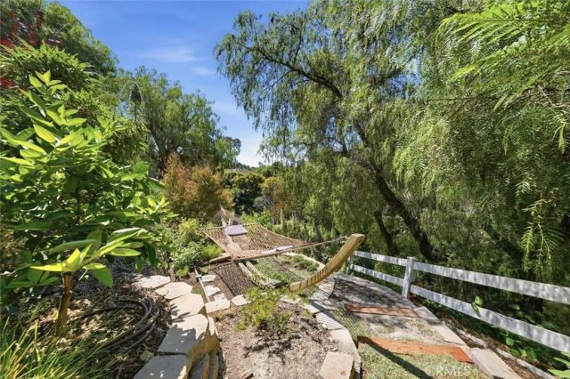 19 Sunnyfield, Rolling Hills Estates, CA 90274