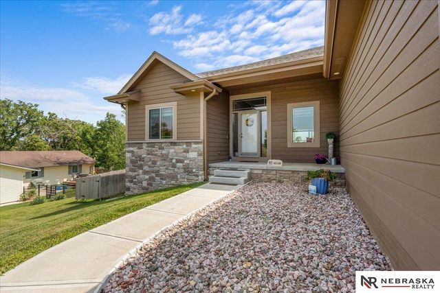 1511 Beaver Lake Boulevard, Plattsmouth, NE 68048