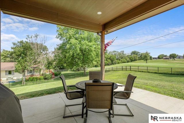 1511 Beaver Lake Boulevard, Plattsmouth, NE 68048
