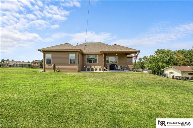 1511 Beaver Lake Boulevard, Plattsmouth, NE 68048