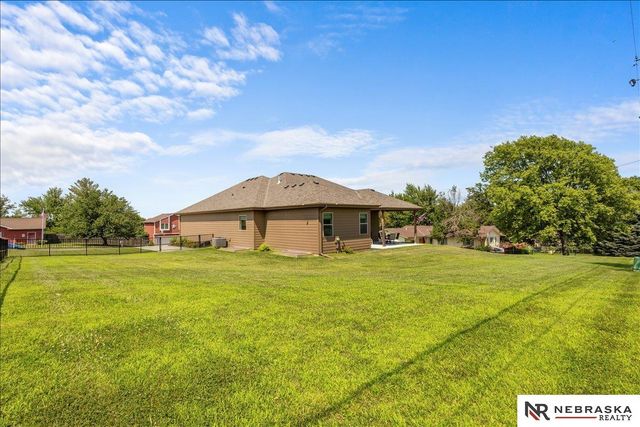 1511 Beaver Lake Boulevard, Plattsmouth, NE 68048