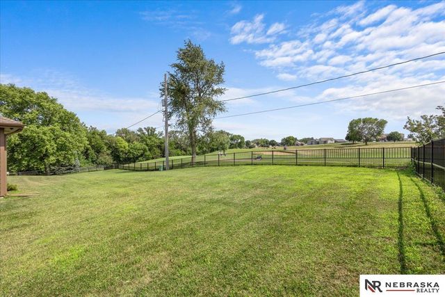 1511 Beaver Lake Boulevard, Plattsmouth, NE 68048