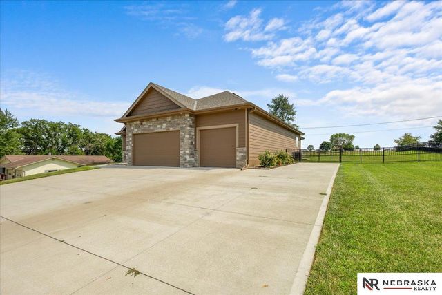 1511 Beaver Lake Boulevard, Plattsmouth, NE 68048