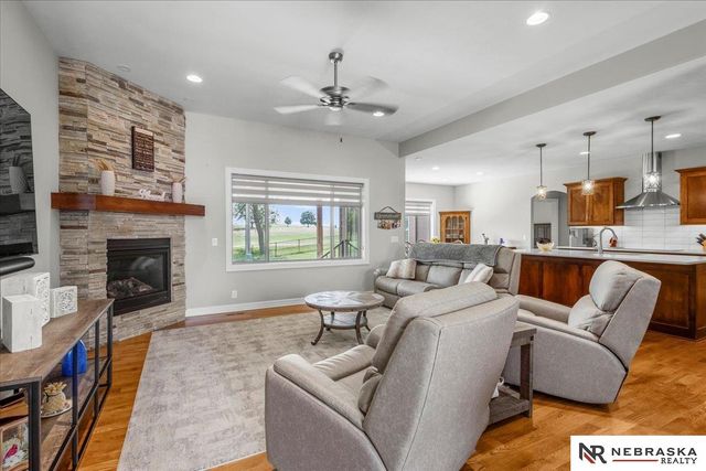 1511 Beaver Lake Boulevard, Plattsmouth, NE 68048
