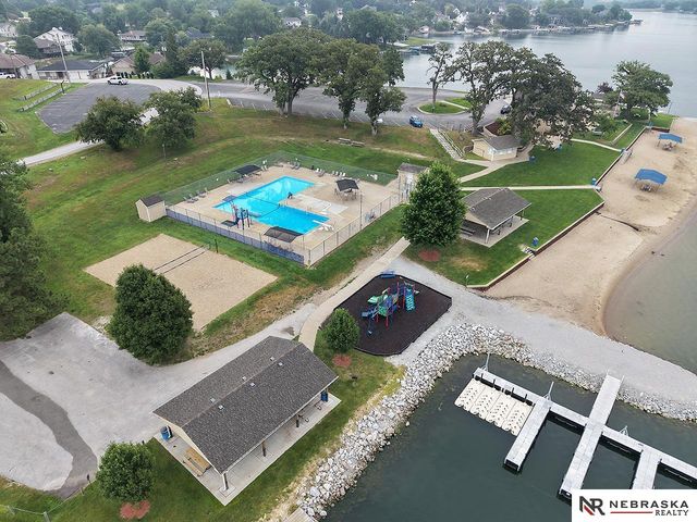 1511 Beaver Lake Boulevard, Plattsmouth, NE 68048