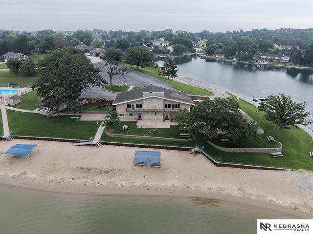 1511 Beaver Lake Boulevard, Plattsmouth, NE 68048