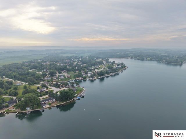 1511 Beaver Lake Boulevard, Plattsmouth, NE 68048