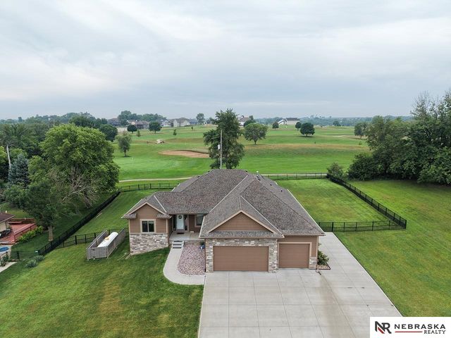 1511 Beaver Lake Boulevard, Plattsmouth, NE 68048