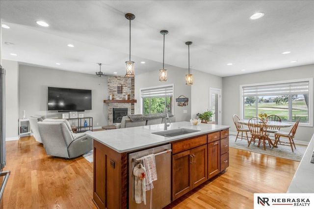 1511 Beaver Lake Boulevard, Plattsmouth, NE 68048