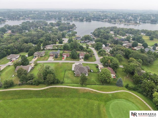 1511 Beaver Lake Boulevard, Plattsmouth, NE 68048