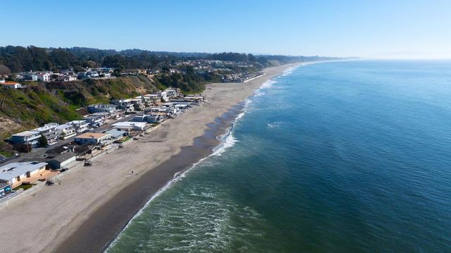 619 Beach Drive, Aptos, CA 95003
