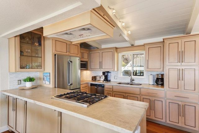 619 Beach Drive, Aptos, CA 95003