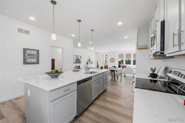 4220 Marais Temps Clair Drive, St Charles, MO 63301