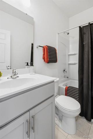 4220 Marais Temps Clair Drive, St Charles, MO 63301