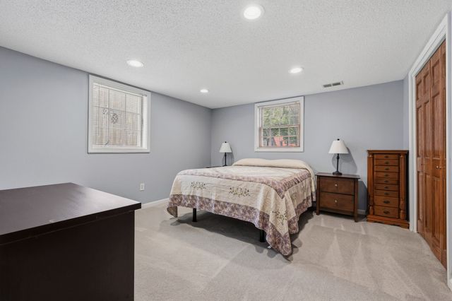507 N J Street, Indianola, IA 50125