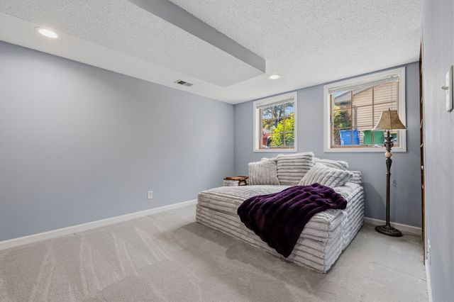 507 N J Street, Indianola, IA 50125