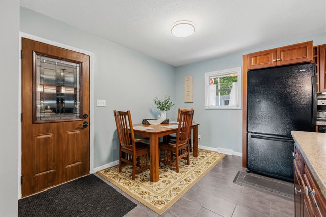 507 N J Street, Indianola, IA 50125