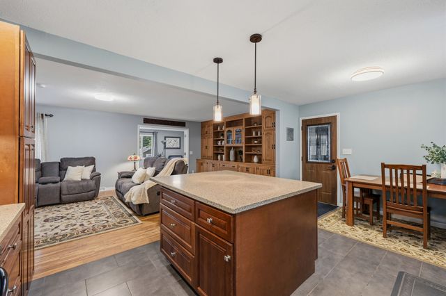 507 N J Street, Indianola, IA 50125
