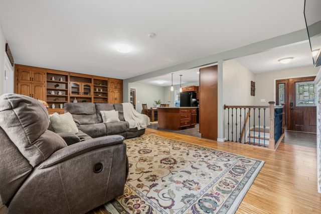 507 N J Street, Indianola, IA 50125