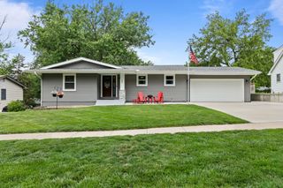 507 N J Street, Indianola, IA 50125