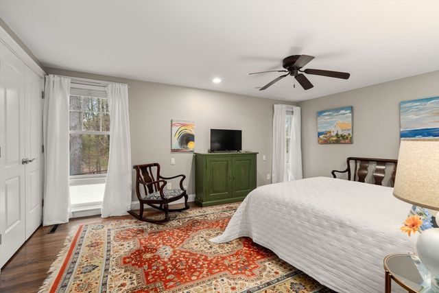 11 Oak St 16, Wellesley, MA 02482