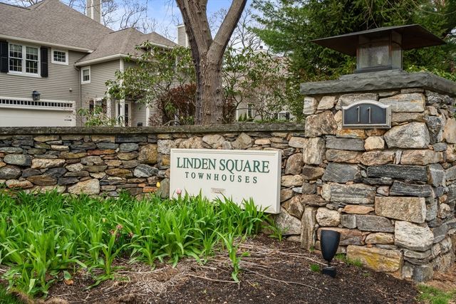 11 Oak St 16, Wellesley, MA 02482