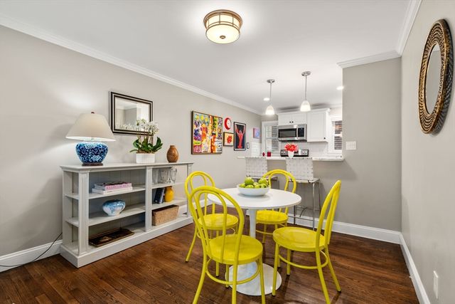 11 Oak St 16, Wellesley, MA 02482