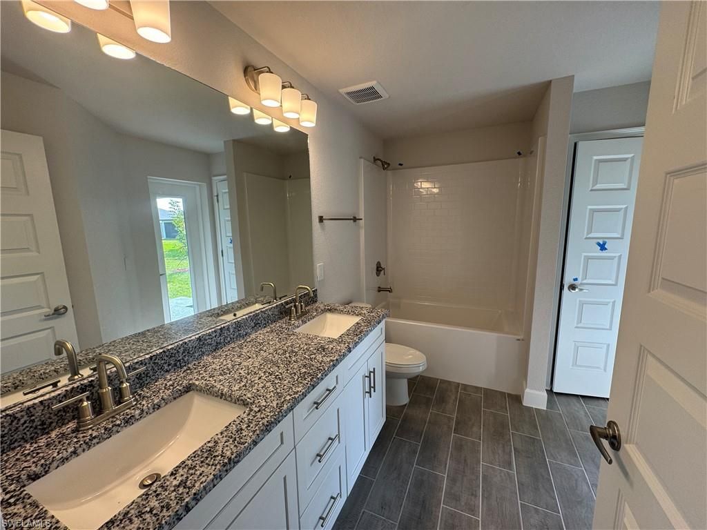 Image 15 of property listing at 3304 NW 6th TER, Cape Coral, FL 33993