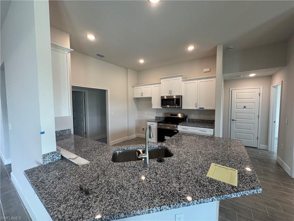 Image 16 of property listing at 3304 NW 6th TER, Cape Coral, FL 33993