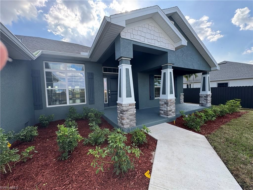 Image 4 of property listing at 3304 NW 6th TER, Cape Coral, FL 33993