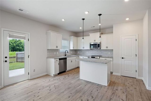 622 Summerfield Lane, Cartersville, GA 30120