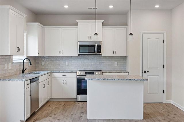 622 Summerfield Lane, Cartersville, GA 30120
