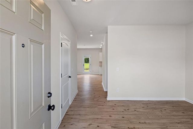 622 Summerfield Lane, Cartersville, GA 30120