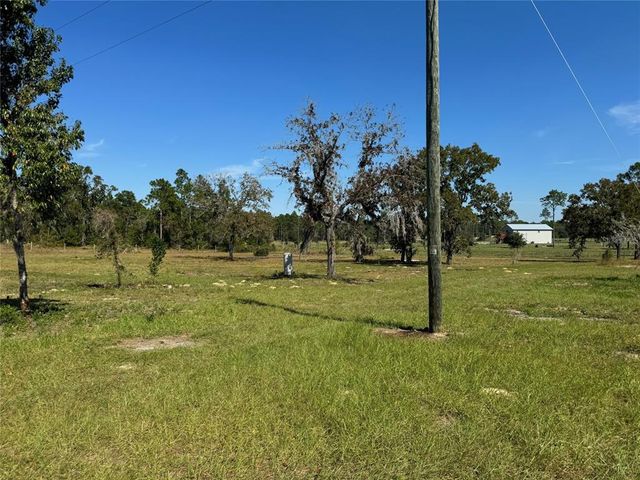9437 N SINGAPORE AVENUE, Dunnellon, FL 34433