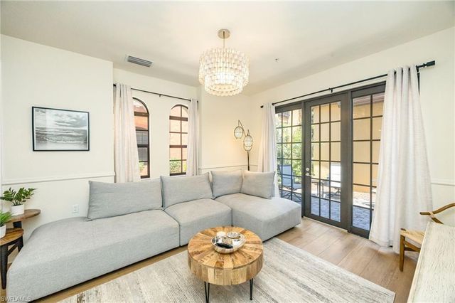 9128 Delano ST 89-2, Naples, FL 34113