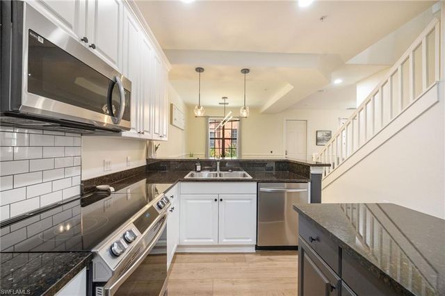 9128 Delano ST 89-2, Naples, FL 34113