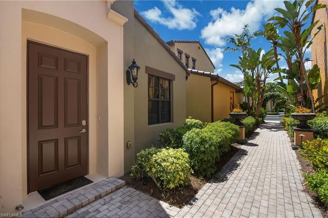 9128 Delano ST 89-2, Naples, FL 34113
