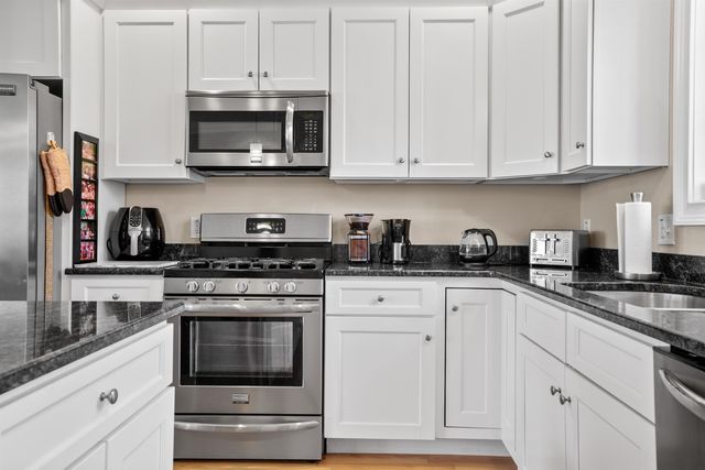 28 Acadia Lane, Exeter, NH 03833