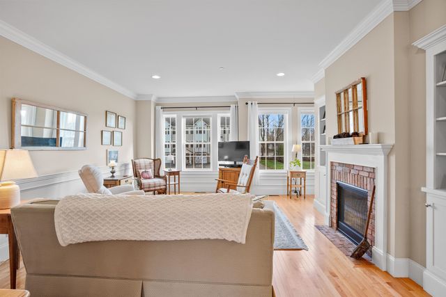 28 Acadia Lane, Exeter, NH 03833