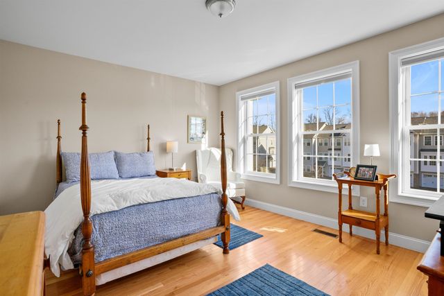 28 Acadia Lane, Exeter, NH 03833