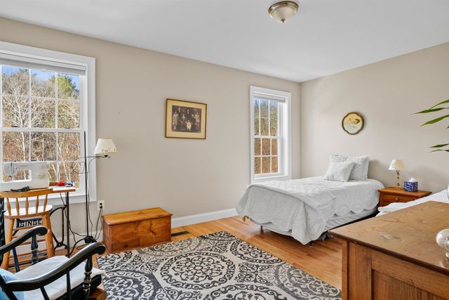 28 Acadia Lane, Exeter, NH 03833