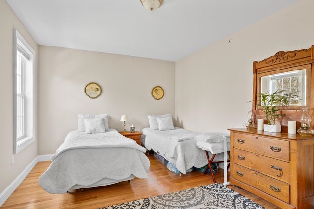 28 Acadia Lane, Exeter, NH 03833